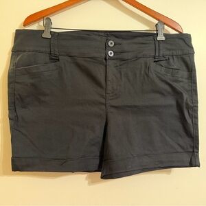 Torrid Black Women's Woven Shorts size 18